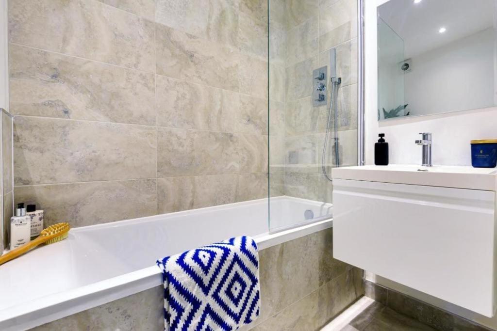Amazing 3 Bed Interior Designed House With Garden - 114 The Hervey Londra Dış mekan fotoğraf